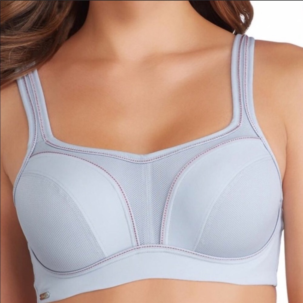NWOT Chantelle High Impact Convertible Sports Bra